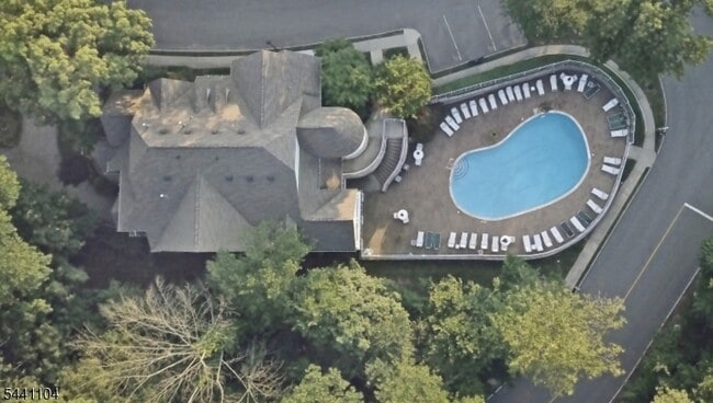 Building Photo - 511 Chatfield Dr