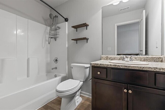Building Photo - 360 Turtle Creek Dr