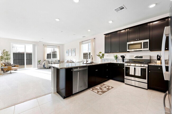 Building Photo - 2021 Maradona Dr