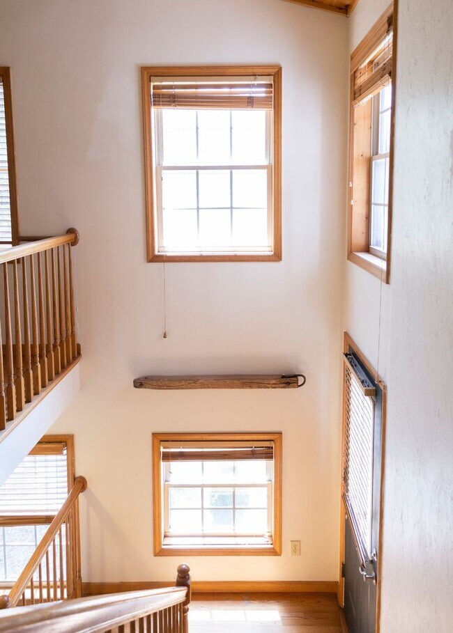 Building Photo - Spacious Home in Sugar Grove With Easy Access to Boone