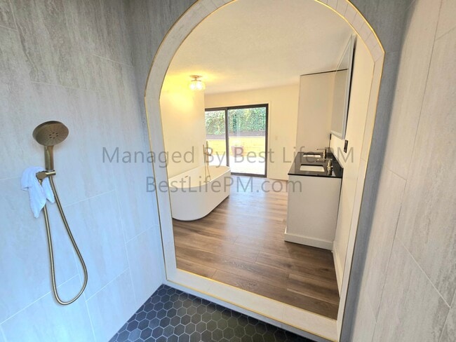 Building Photo - 150 Narain Ct