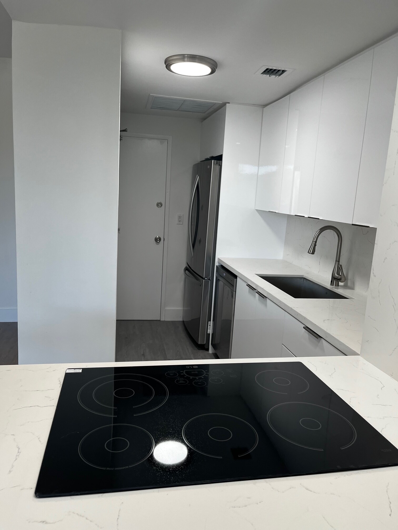 Building Photo - 880 NE 69th St