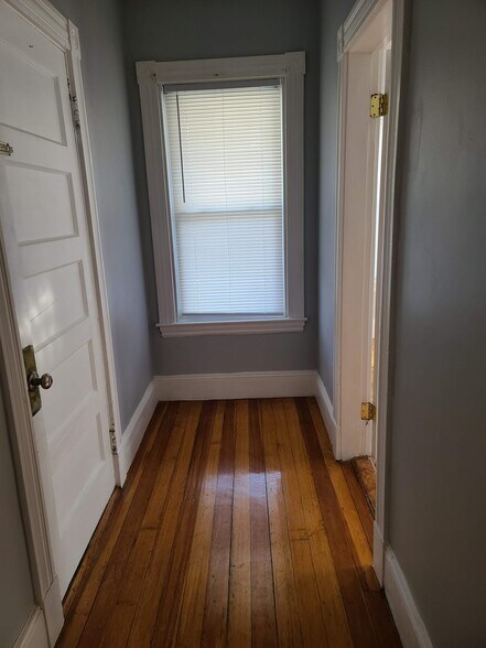 Building Photo - 194 Howard St