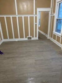 Building Photo - BIG 4 bedroom home