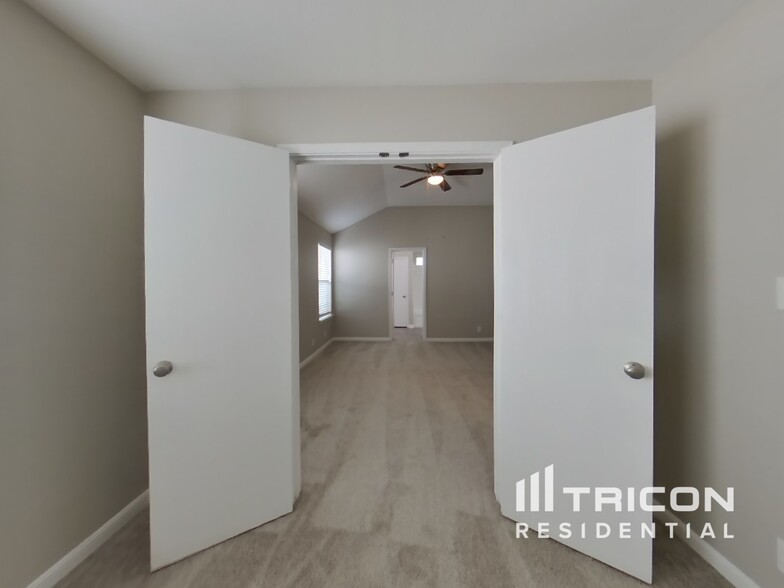 Building Photo - 8527 Rita Blanca Dr