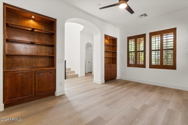 Building Photo - 9356 E Horseshoe Bend Dr