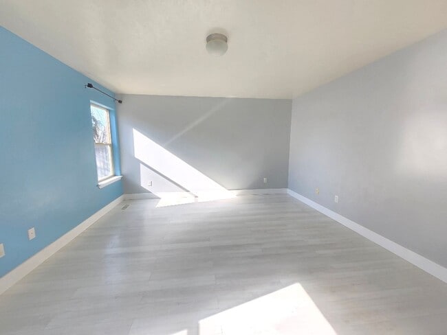 Building Photo - Lovely Meridian Home