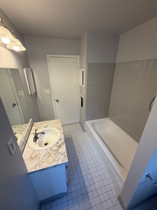 Building Photo - Charming Home in St. Clair Shores - PHOTOS COMING SOON