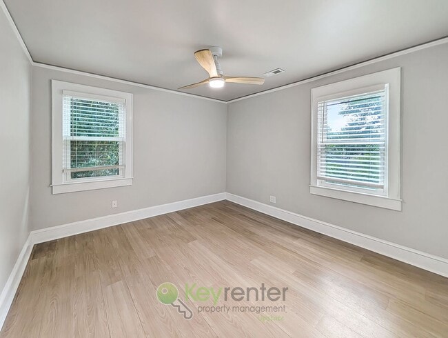 Building Photo - Updated Overbrook Home with Finished Basement & Fenced Yard Near Downtown Greenville