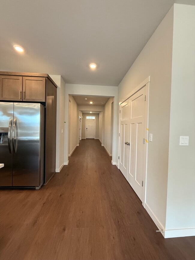 Building Photo - 4362 Hackamore Ct SE