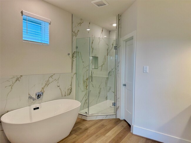 Building Photo - 5624 Bertellis Ln