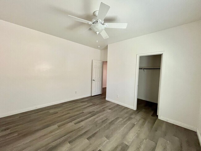Building Photo - 9493 Alma Ridge Ave