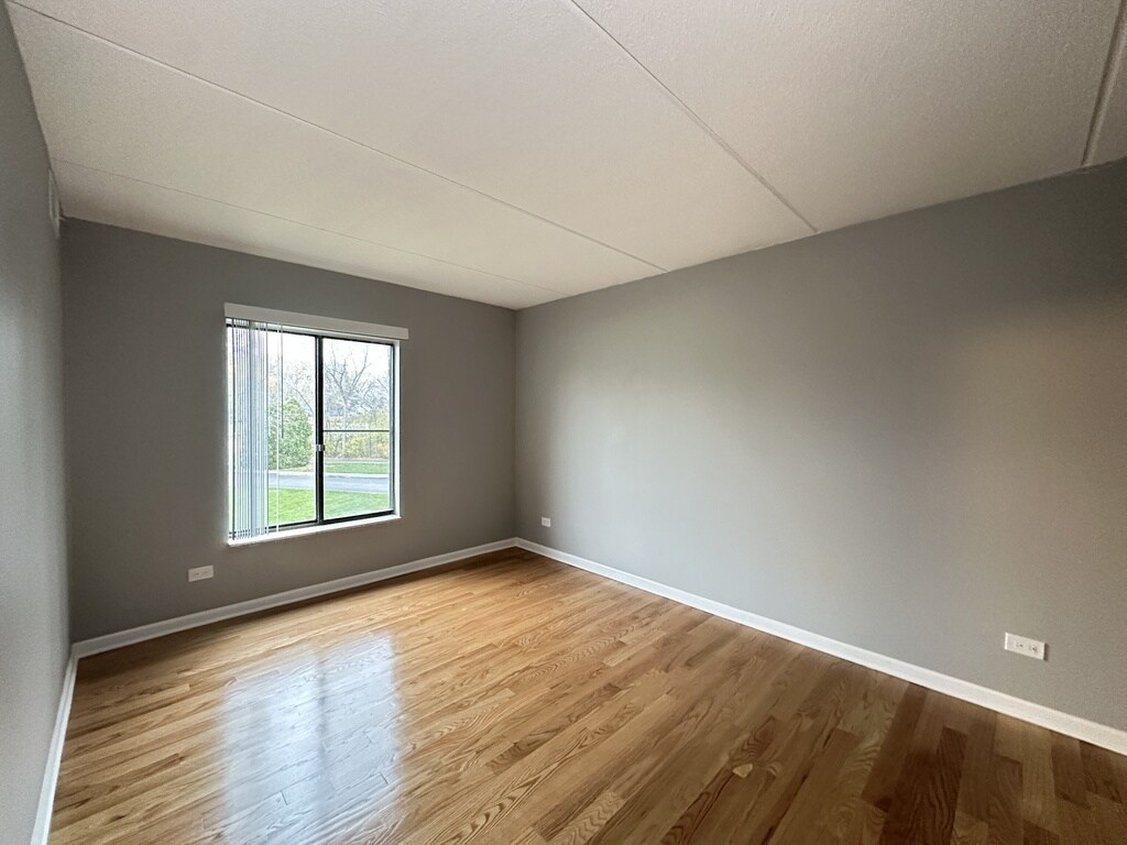 Building Photo - 525 N Quentin Rd