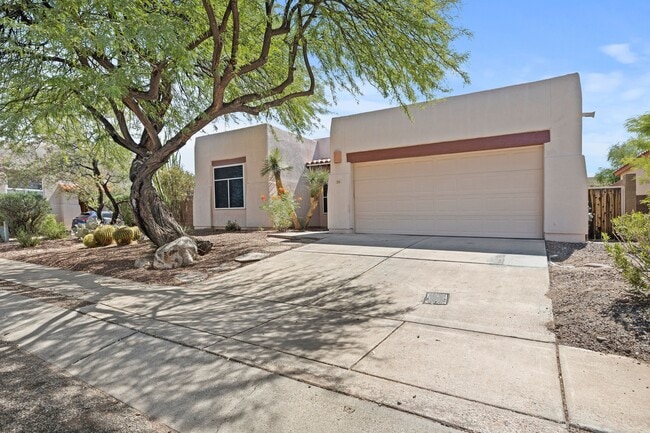 Building Photo - 730 N Northern Vista Pl