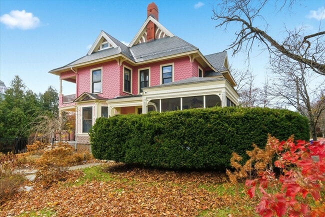 Building Photo - 68-70 Russell Street, Unit 70,Manchester, NH 03104