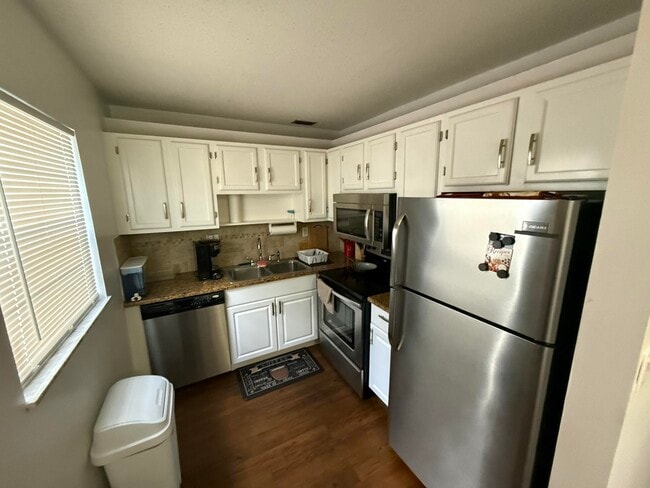 Building Photo - 1225 NW 21st St