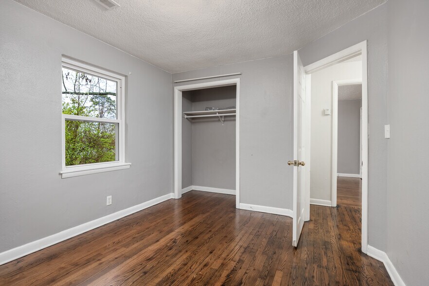 Building Photo - 303 Wygoda Cir