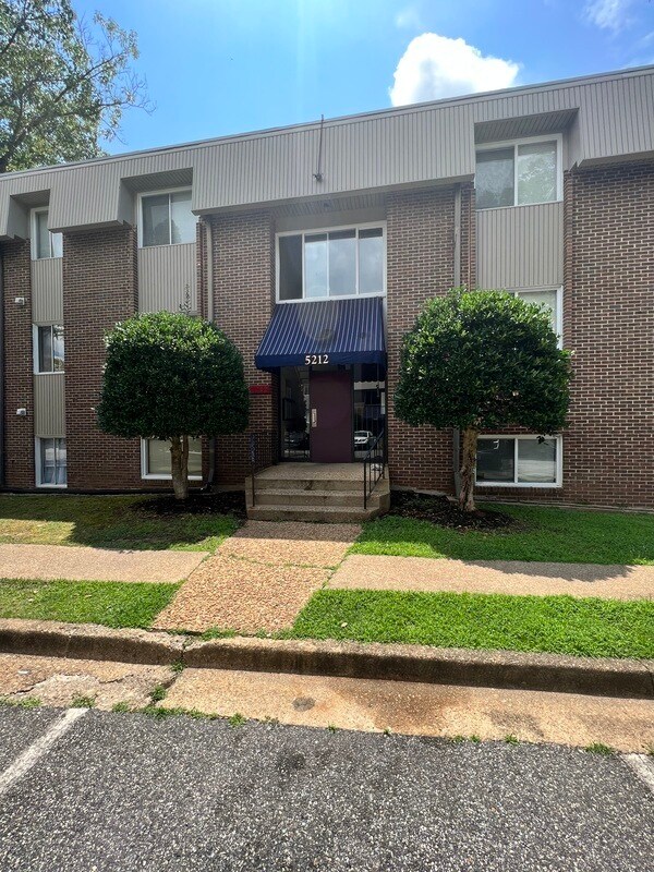 Building Photo - 5212 Castlewood Rd