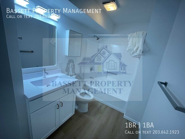 Building Photo - 30 Stoneycrest Dr