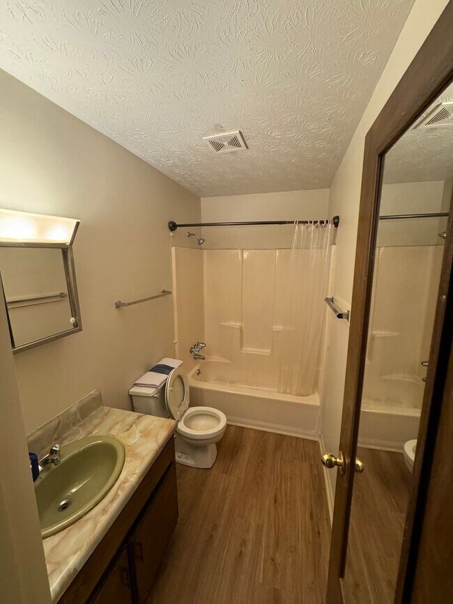 Building Photo - 1807-1807 Cedar Shoals Dr