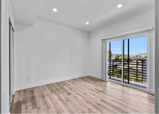 Building Photo - 4647 W 18th St