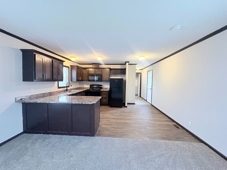 Building Photo - 10694 State Rte 762