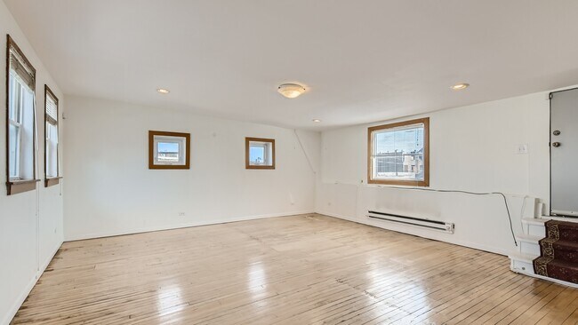 Building Photo - 1439 W 18th St