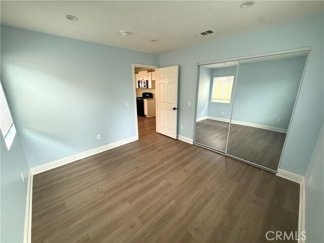 Building Photo - 1334 W 65th St