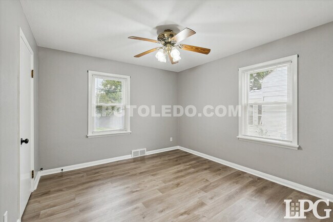 Building Photo - 3648 Watson Ave