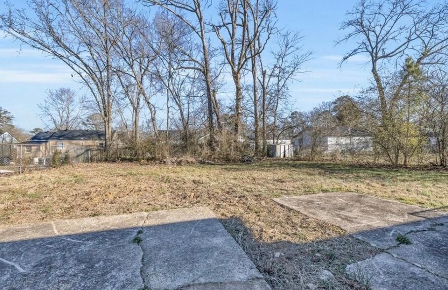 Backyard - 606 N Moore Rd