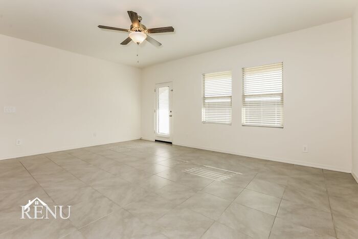 Building Photo - 35621 W San Capistrano Ave