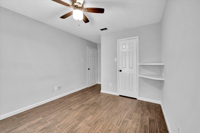 Building Photo - 1807 Palo Duro St