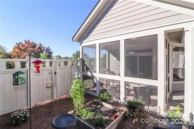 Building Photo - 115 Brawley Point Cir