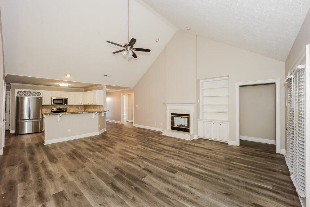Building Photo - 440 Fairway Ct