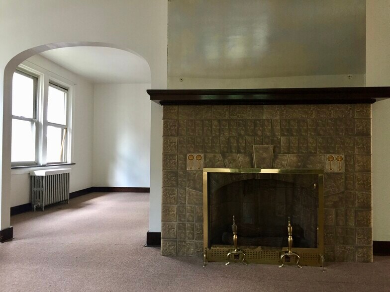 LR Fireplace & DR - 252 S Winebiddle St