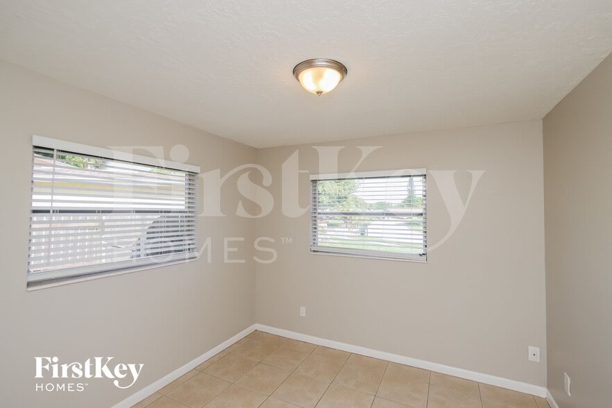 Building Photo - 1056 Matador Dr