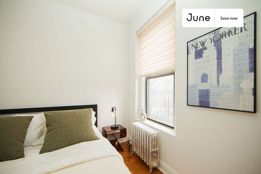 Building Photo - 715 E 5th St