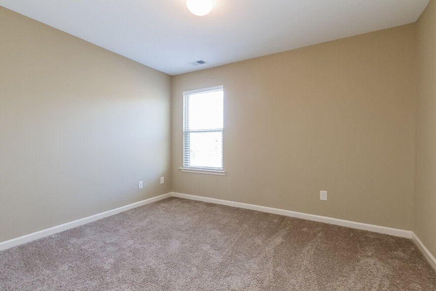 Building Photo - 44 Hamil Ct NW