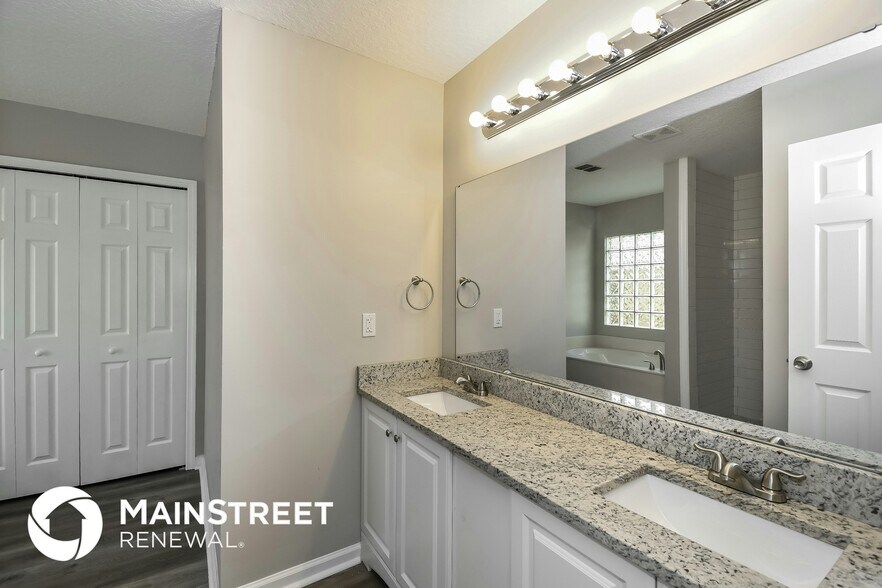Building Photo - 9441 Harrier Ct