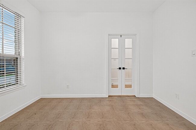 Building Photo - 7927 Tindarey Maple Trace