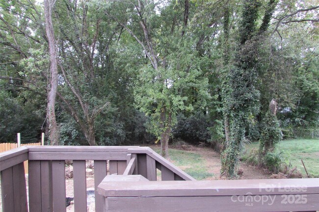 Building Photo - 730 Herrin Ave