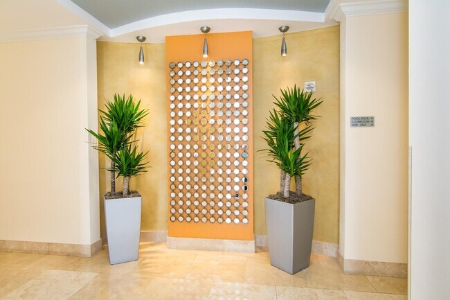 Building Photo - 511 SE 5 Ave