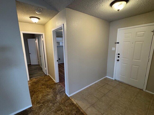 Building Photo - 9001 Jesse James Dr