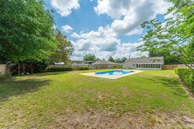 Building Photo - 3009 La Salle Ct