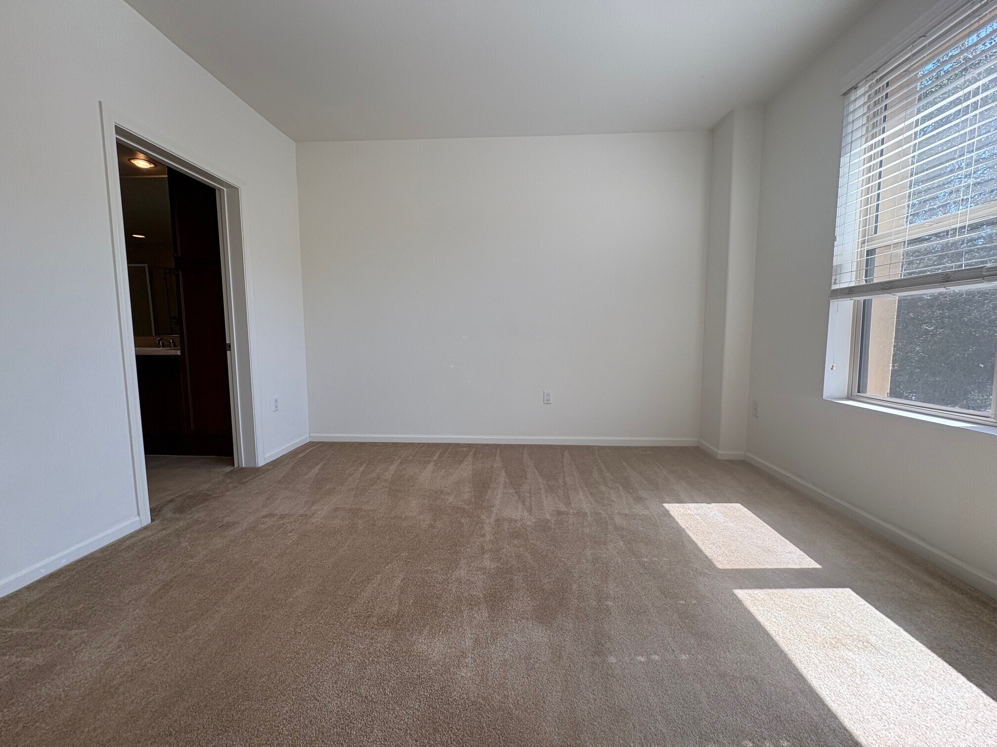 Master Bedroom - 128 N Oak Knoll Ave