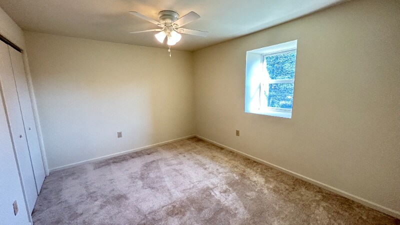 Building Photo - 807 Rainbow Dr