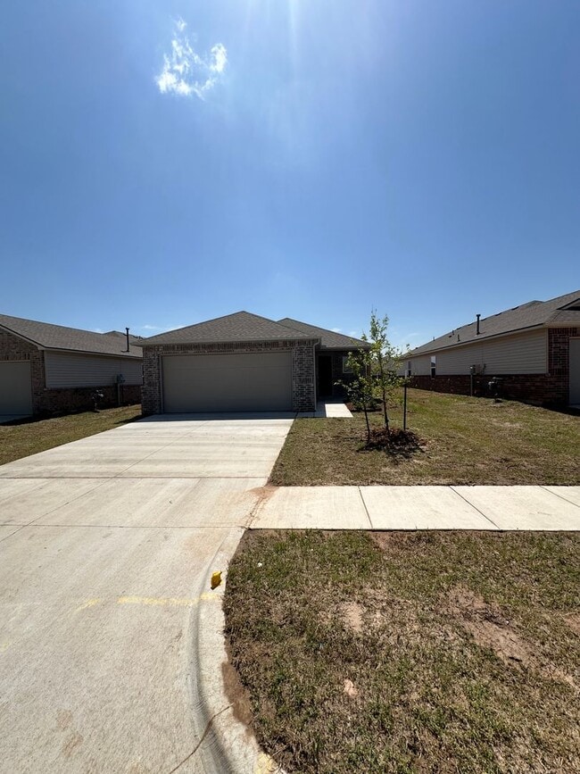 Building Photo - Now Pre-Leasing — Your Spacious 4 Bed, 2 Bath Home in Robertson’s Landing Awaits!