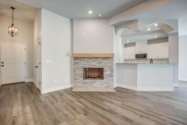 Building Photo - Pristine 3/2/2 in Frenship ISD, All Applia...