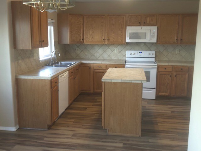 Building Photo - 2051 Sage Grouse Ln
