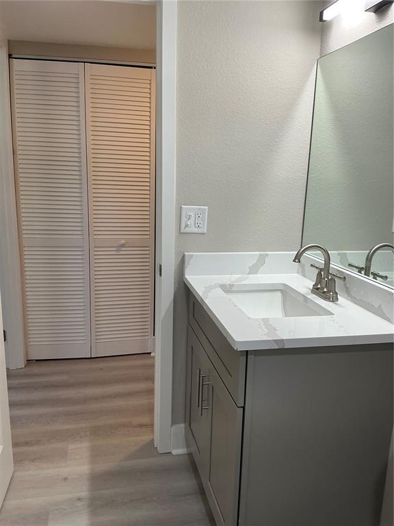 Building Photo - 7645 Sun Island Dr S